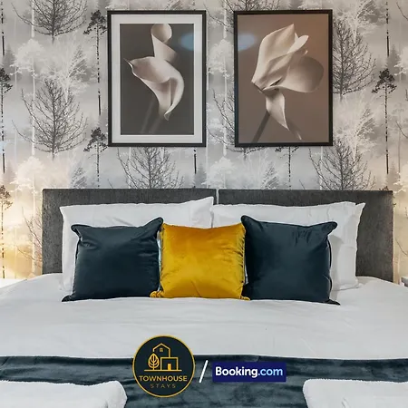 Holiday home 4br House By Townhouse Short Lets & Serviced With Wi-fi & Free Parking Birmingham